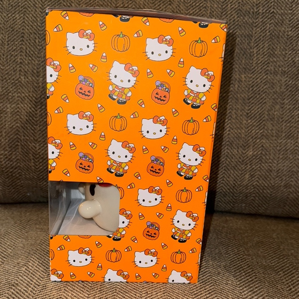 NWT Hello Kitty Ceramic Reed Diffuser, Diffuser Sticks & Oil (Halloween) - Picture 2 of 8